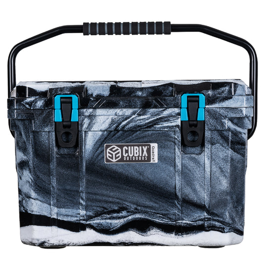 Yeti Camo Cooler 20 oz.